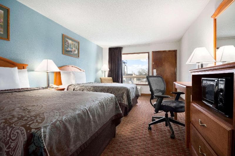 Days Inn by Wyndham Jacksonville 3