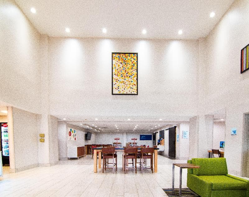 Holiday Inn Express & Suites Indianapolis Northwest 5