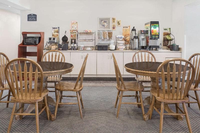 Microtel Inn & Suites by Wyndham Broken Bow 2