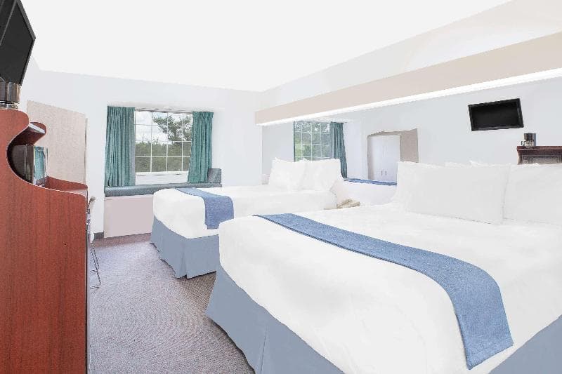 Microtel Inn & Suites by Wyndham Broken Bow photo 1