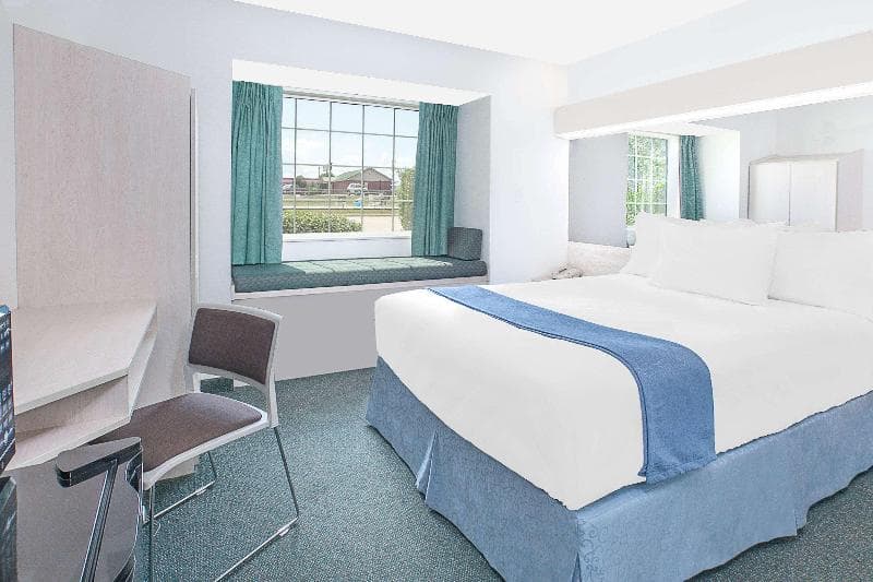 Microtel Inn & Suites by Wyndham Broken Bow 3
