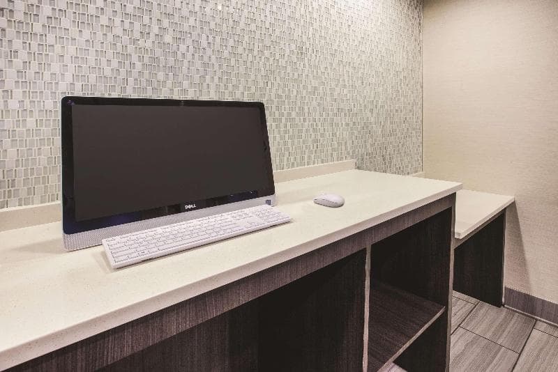 La Quinta Inn by Wyndham Indianapolis North at Pyramids photo 1