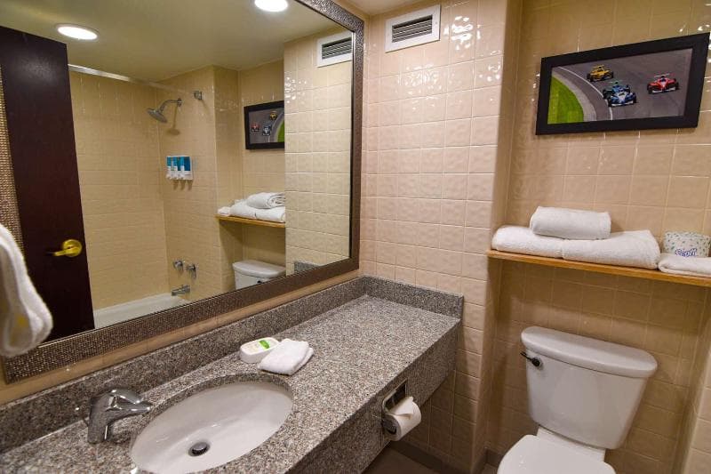 Best Western Plus Indianapolis North at Pyramids 4