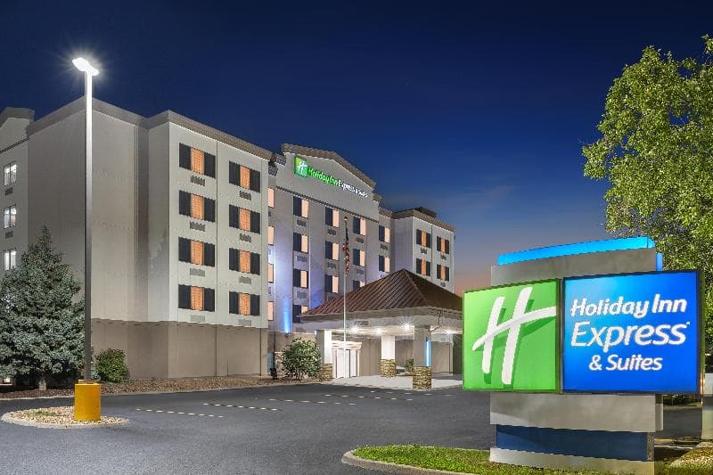Holiday Inn Express & Suites Coralville 2