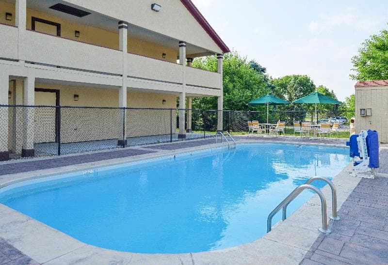 Red Roof Inn Indianapolis - Greenwood 5