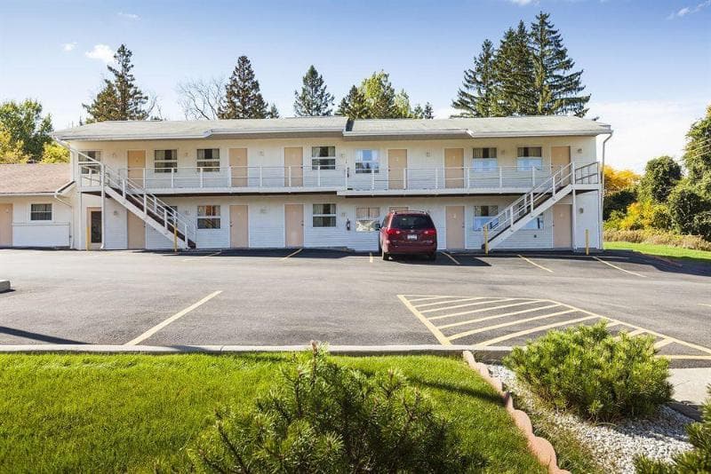 Embassy Inn Motel Ithaca 3