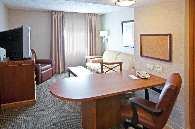 Candlewood Suites Indianapolis Downtown Medical Di 3