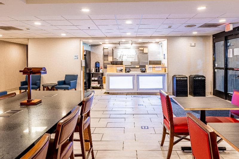 Holiday Inn Express Indianapolis South 2