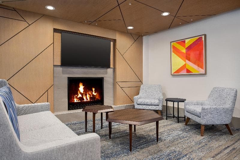 Holiday Inn Express Hotel & Suites Terra Haute 2