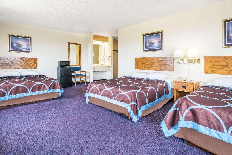 Super 8 By Wyndham Neillsville 2