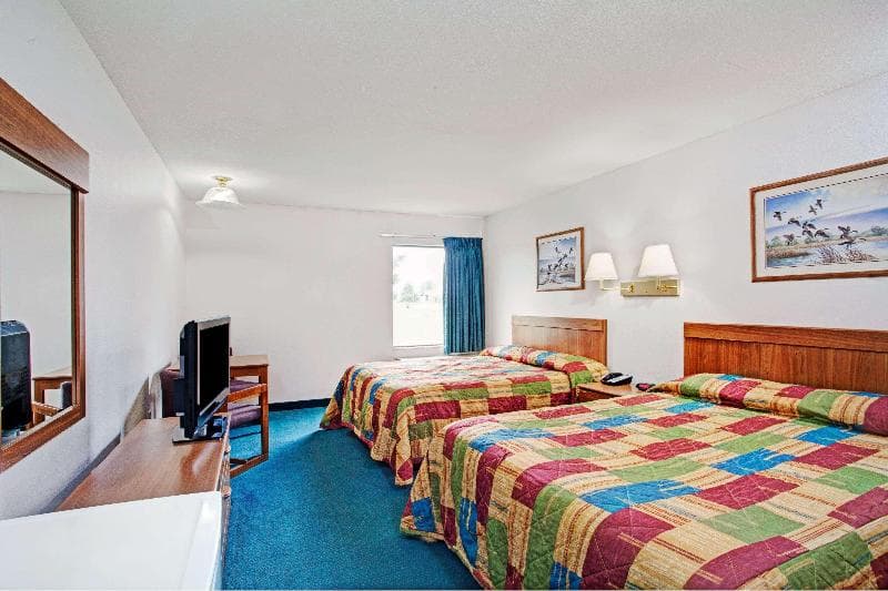 Super 8 by Wyndham Olive Branch photo 1
