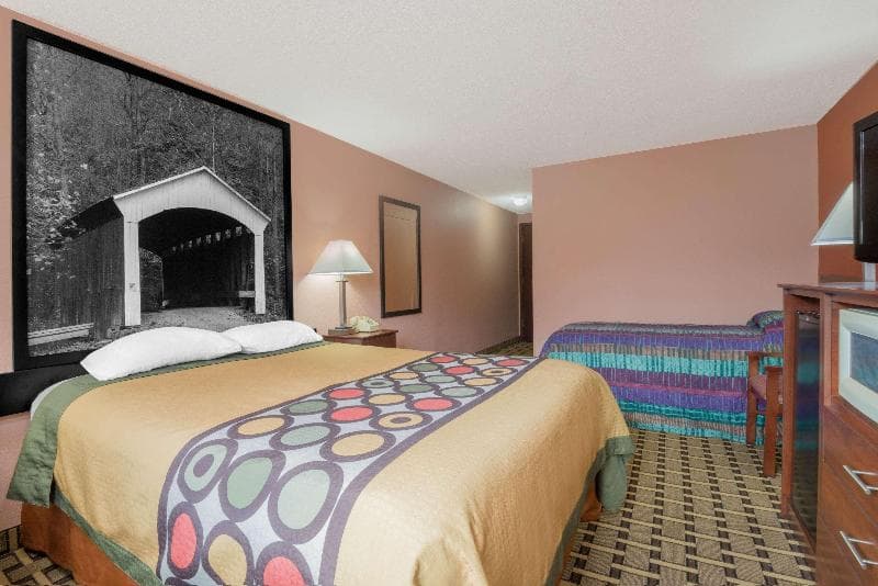 Super 8 By Wyndham Shelbyville 5