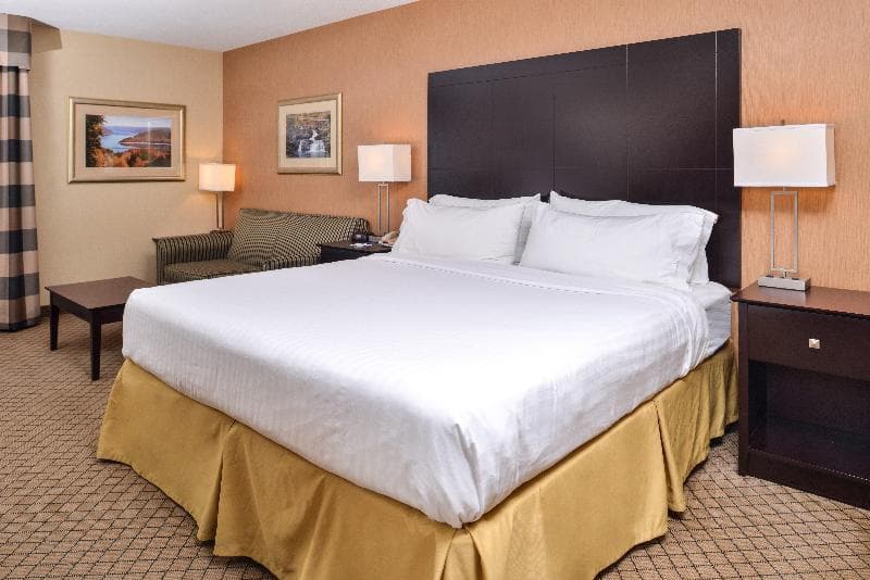 Holiday Inn Express Lewisburg/New Columbia photo 1