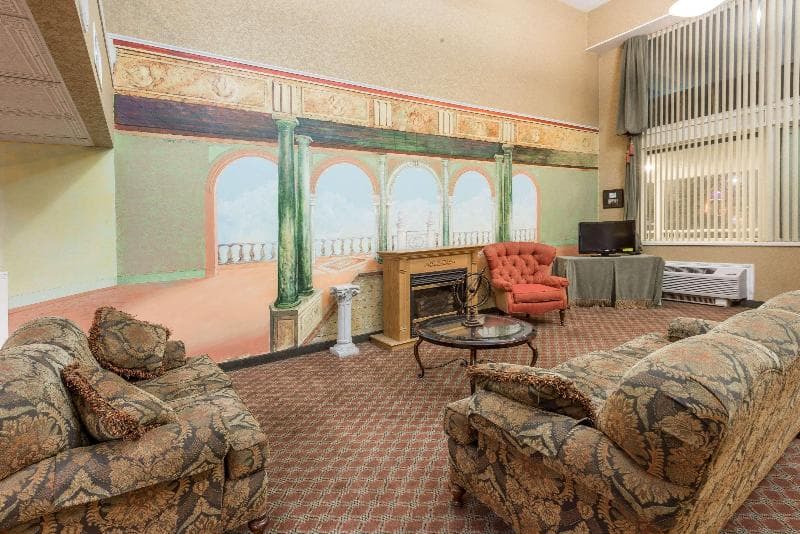 Days Inn By Wyndham Columbus 5