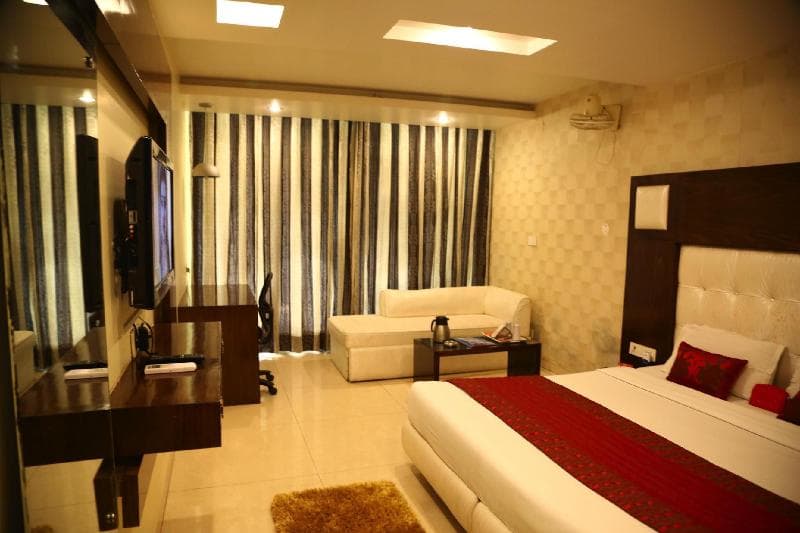 Diamond Plaza photo 1