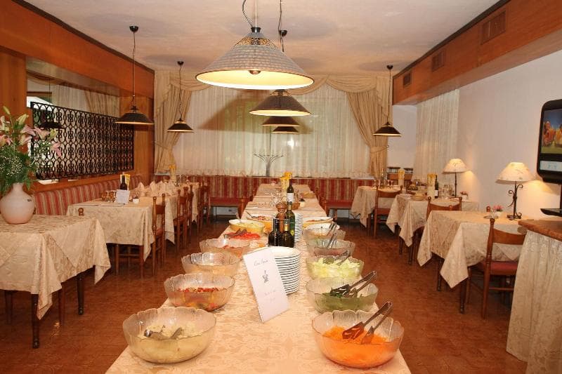 Villa Rosa main