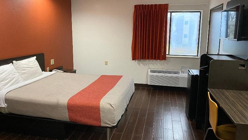 Relax Inn (Ex Motel 6 Franklin In) photo 1