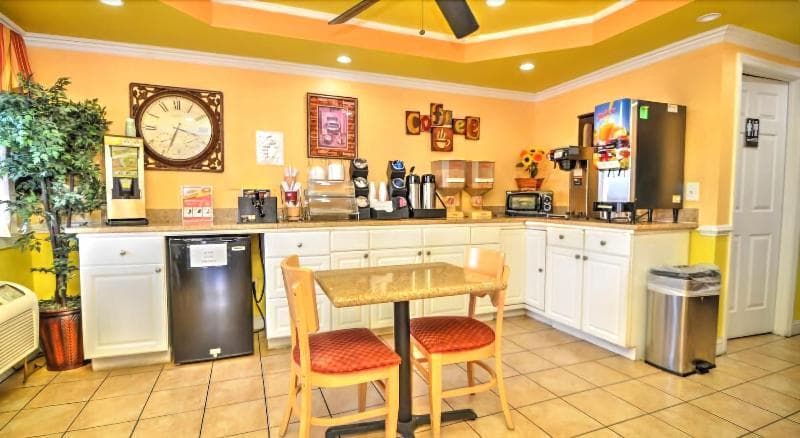 Sunset Inn photo 1