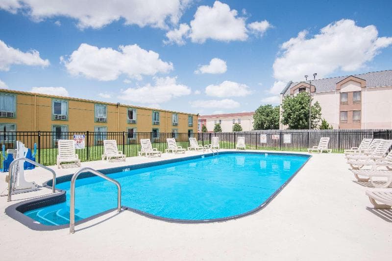 Days Inn By Wyndham Joplin 4