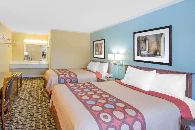 Super 8 By Wyndham Jasper photo 1