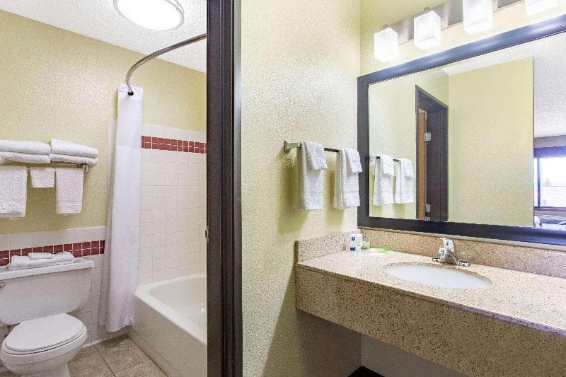 Americinn By Wyndham Elkhorn Near Lake Geneva 2