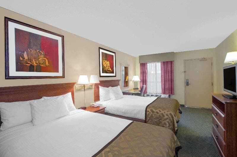 Baymont by Wyndham Camp Lejeune photo 1