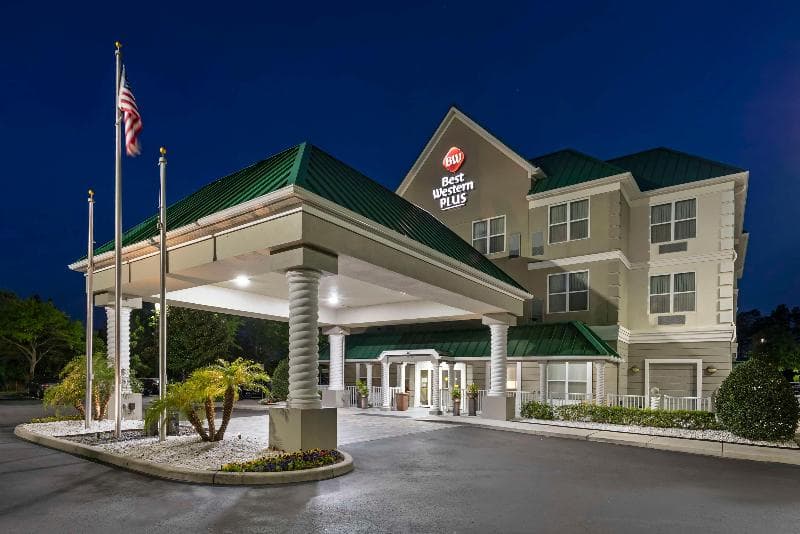 Best Western Plus First Coast Inn & Suites 5