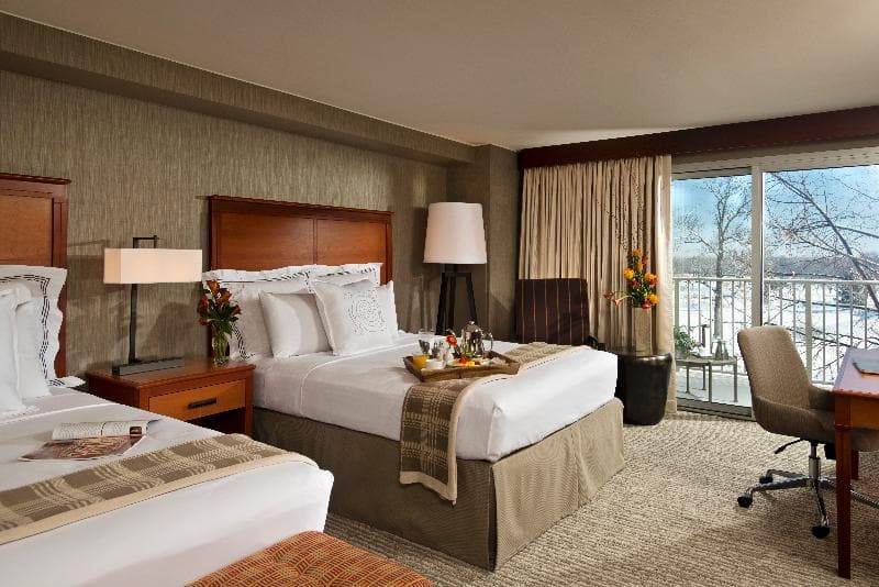 Eaglewood Resort And Spa 4
