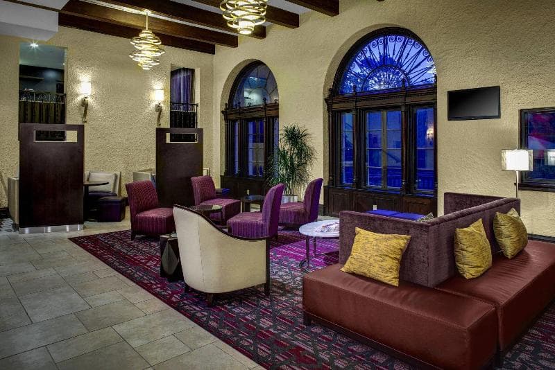 Courtyard By Marriott Kansas City Country Club Plaza 3