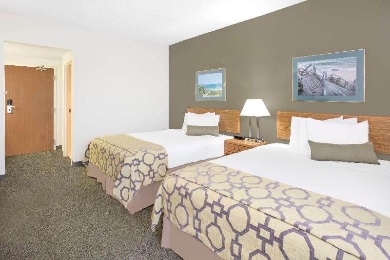 Baymont by Wyndham Janesville 4