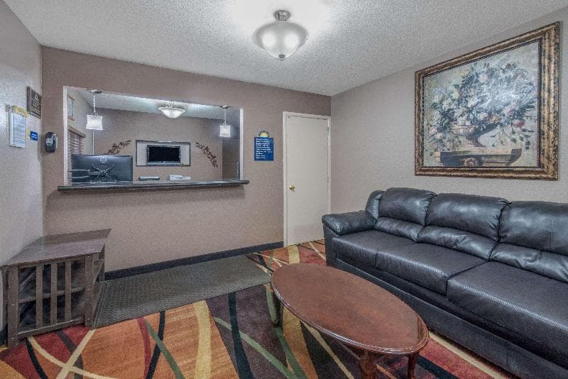 Days Inn by Wyndham Jamestown 4