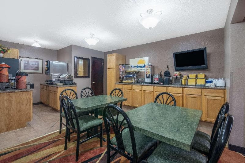 Days Inn by Wyndham Jamestown 2