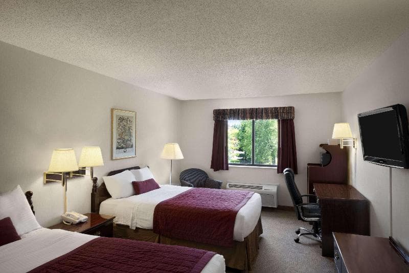 Baymont By Wyndham Whitewater photo 1
