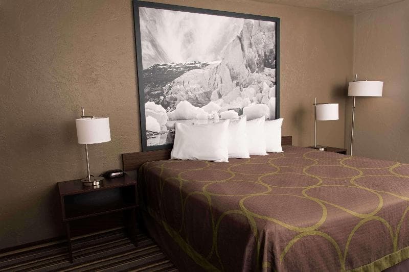 Super 8 by Wyndham Juneau 4