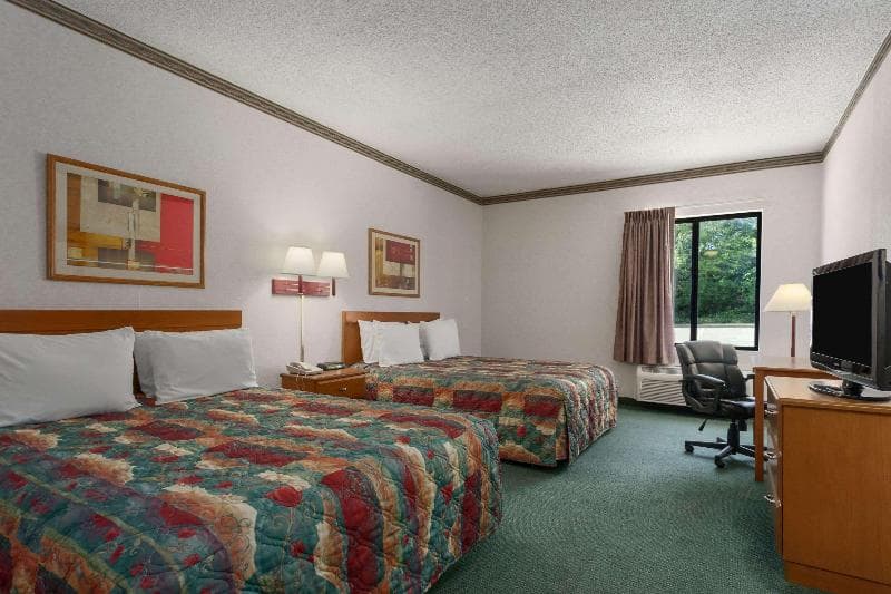 Days Inn by Wyndham Jefferson City 5
