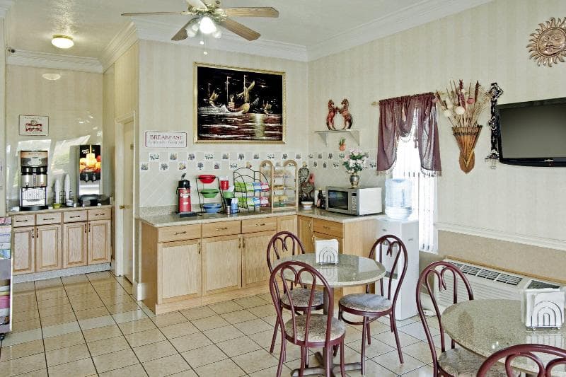 Rodeway Inn Canton 4