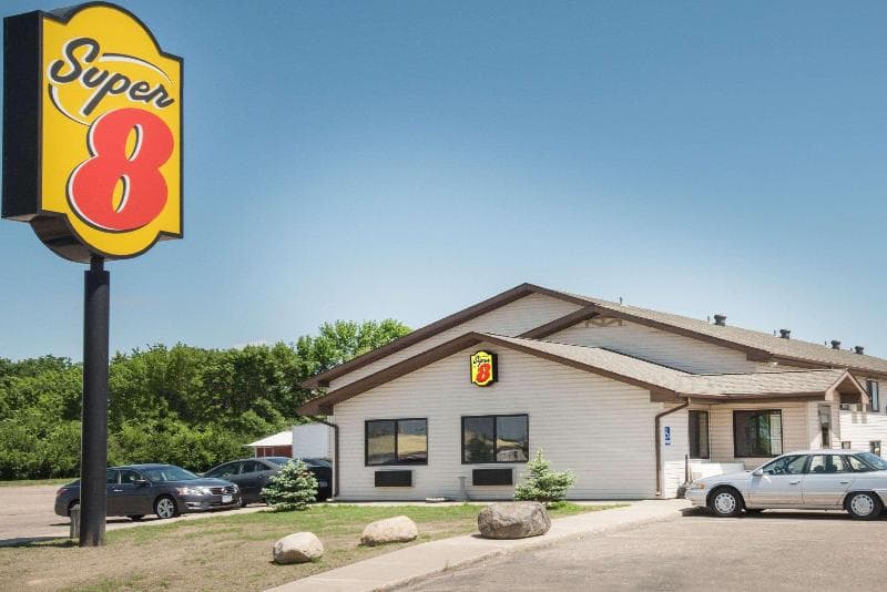 Super 8 By Wyndham Jamestown 3