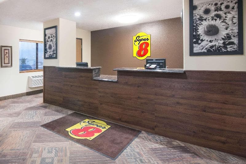 Super 8 By Wyndham Jamestown 5