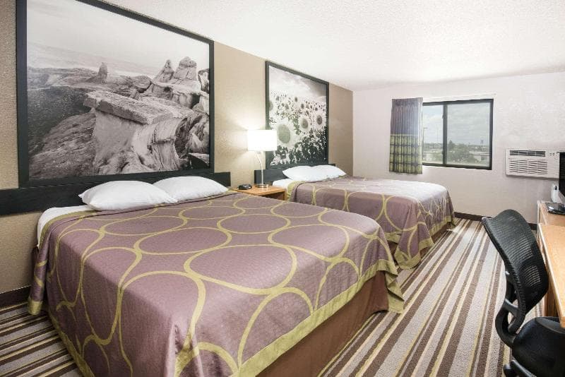 Super 8 By Wyndham Jamestown photo 1