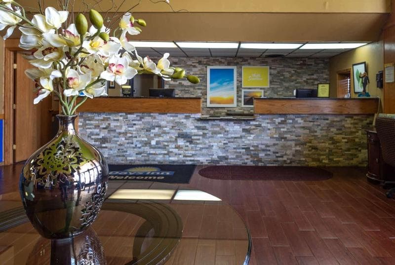 Days Inn By Wyndham Clinton 5
