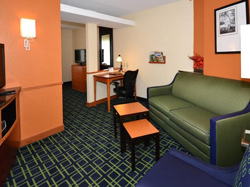 Fairfield Inn And Suites Jefferson City 5