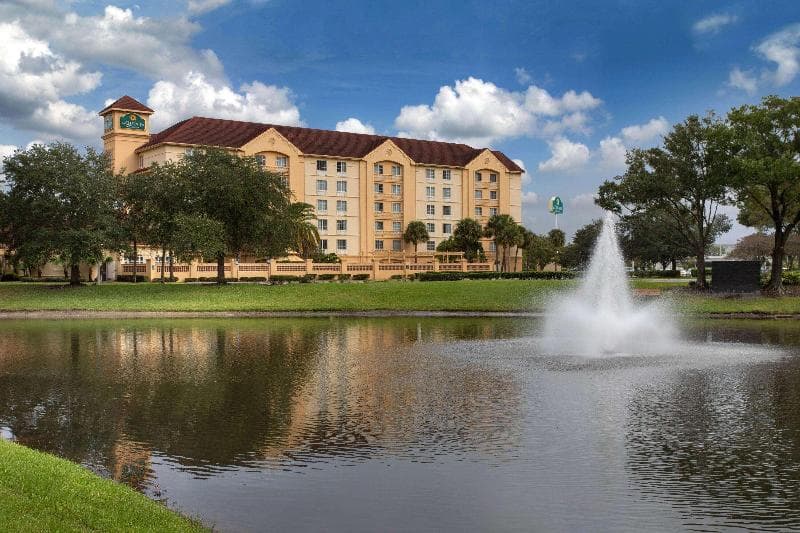 La Quinta Inn & Suites by Wyndham Jacksonville Butler Blvd 2