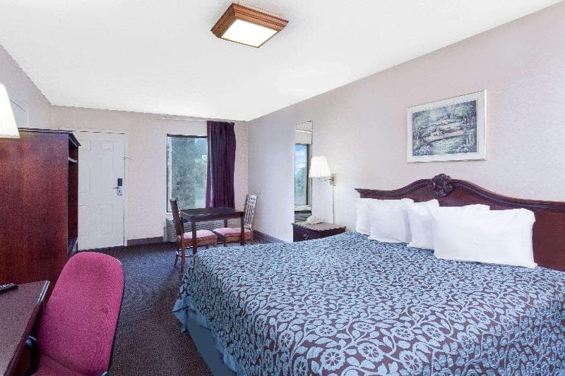 Days Inn By Wyndham Morristown photo 1