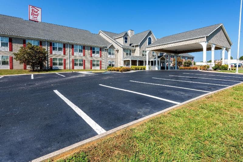 Red Roof Inn & Suites Knoxville East 2