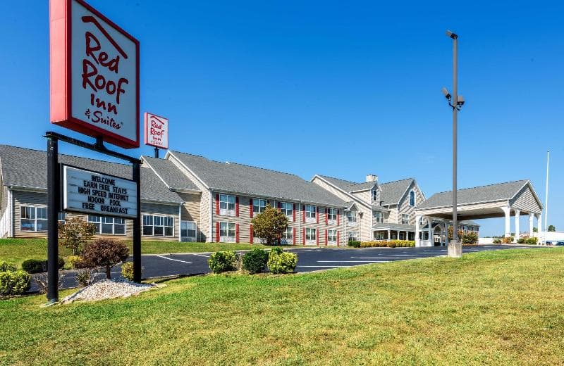 Red Roof Inn & Suites Knoxville East 4
