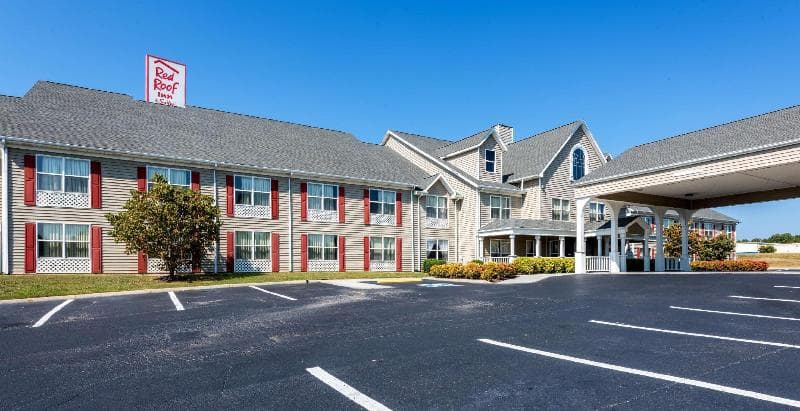 Red Roof Inn & Suites Knoxville East 5