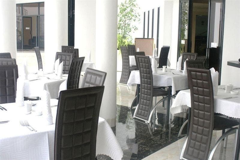 The Manor Hotel 3