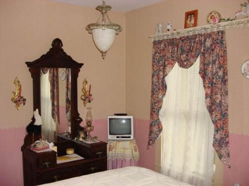 Rocking Horse Inn 5