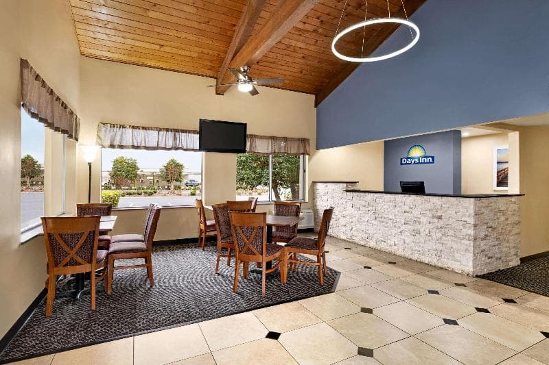 Days Inn By Wyndham Oak Ridge Knoxville 4