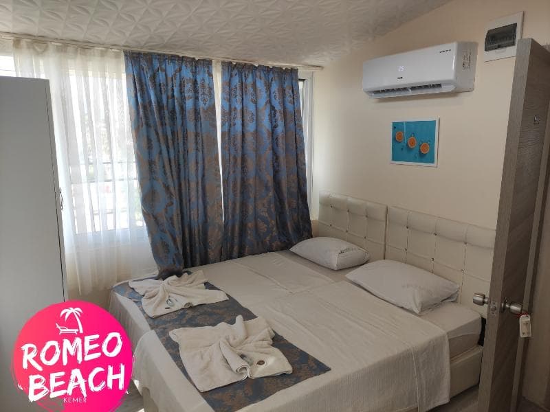 Romeo Beach Hotel 4